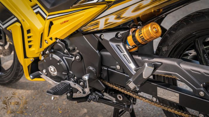 Suspensi belakang pakai Ohlins