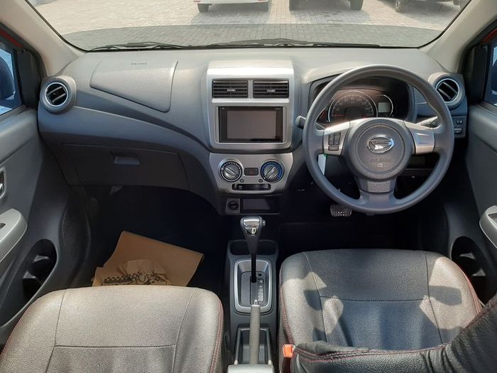 Interior Daihatsu Ayla 1.2 R Deluxe AT 2017