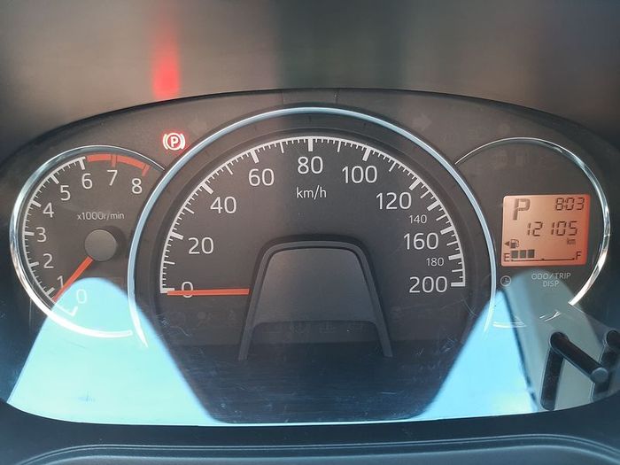 Odometer Daihatsu Ayla 1.2 R Deluxe AT 2017 masih 12 ribuan kilometer