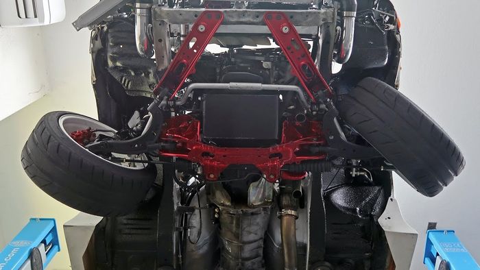 Angle kit untuk modifikasi mobil drift