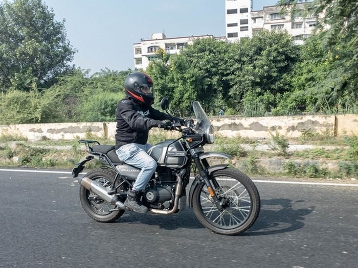 Royal Enfield Himalayan edisi standar.