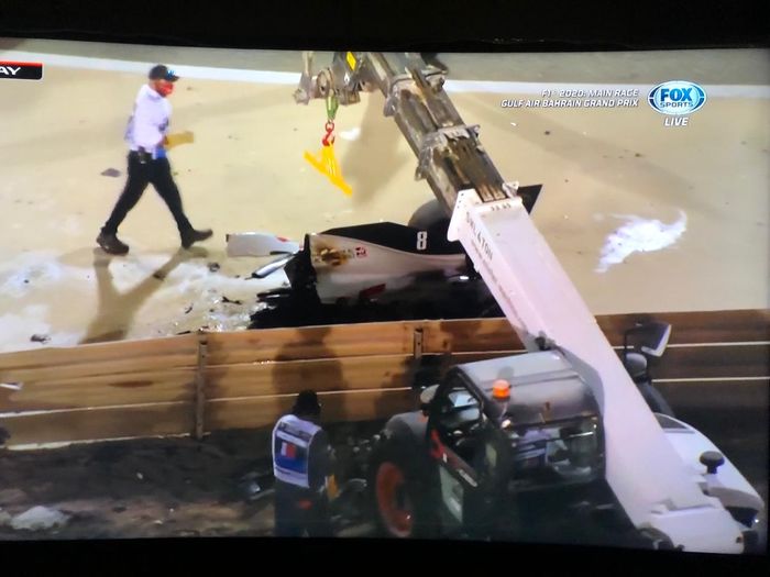 Crash mengerikan lap pertama F1 Bahrain 2020