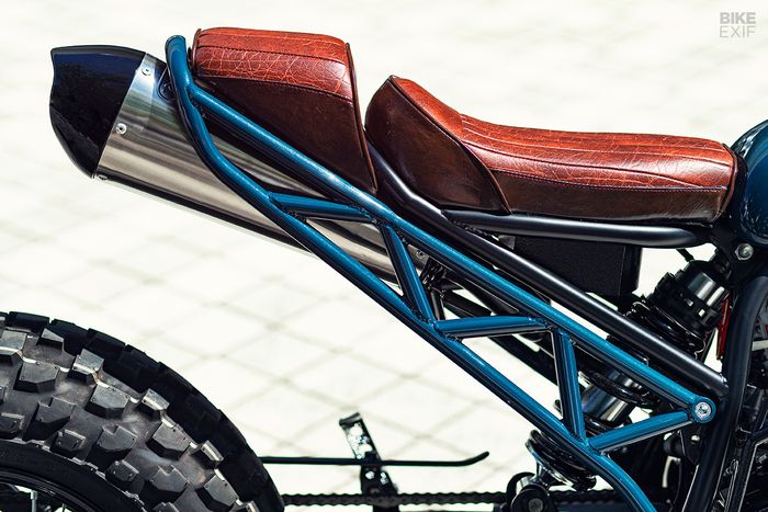 Subframenya ada dua dan menjadikan Yamaha TW225 ini unik 