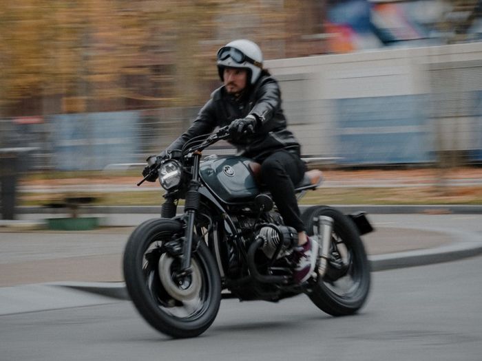 Scrambler tampan dari BMW R80RT