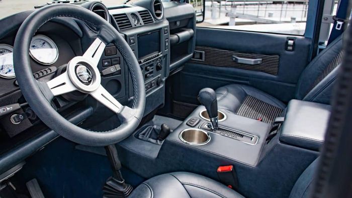 Tampilan kabin Land Rover Defender Project Kutter 