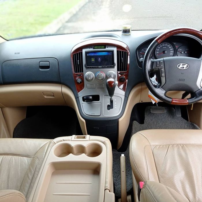 Interior Hyundai H-1 CRDi Royale 2014