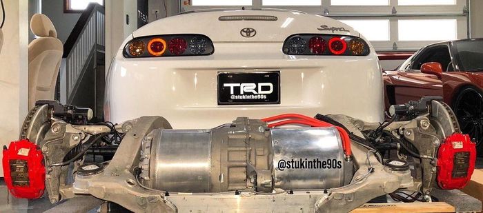Toyota Supra lawas ganti mesin listrik dari Tesla Model S P100D