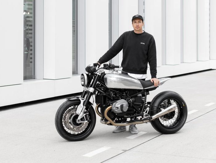 BMW R nineT yang klasik dan menarik