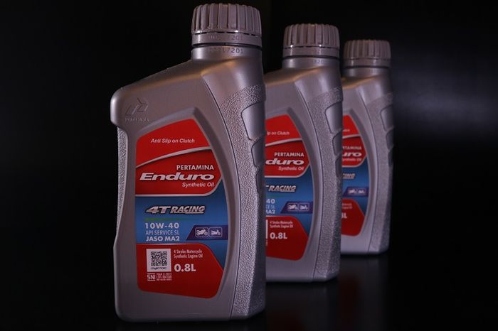 Oli Enduro Racing 4T Racing didesain khusus untuk perlindungan sempurna motor bebek.