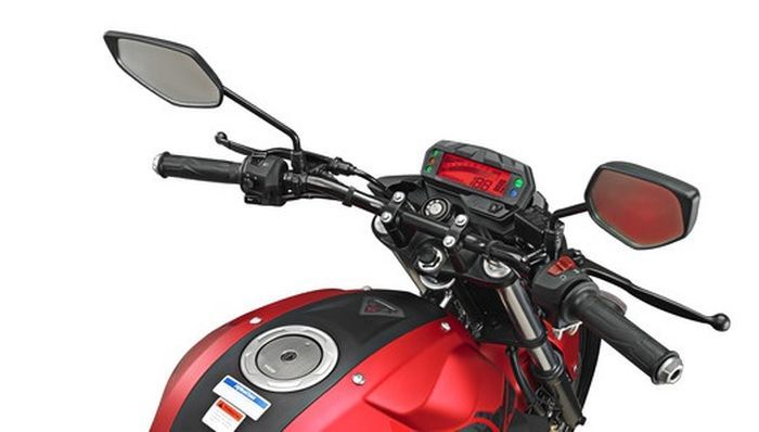 tampak bagian atas dan panel indikator pada Yamaha Byson FI