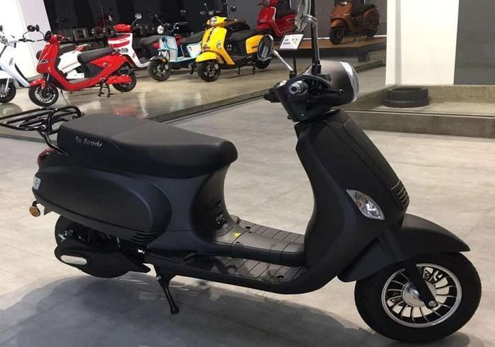 Motor listrik Galactic EV16 mirip Vespa Primavera harga lebih murah dari Honda BeAT