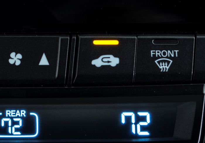Tombol sirkulasi udara di AC Climate Control Honda Odyssey 2018