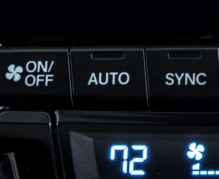 Tombol AUTO di AC Climate Control Honda Odyssey 2018