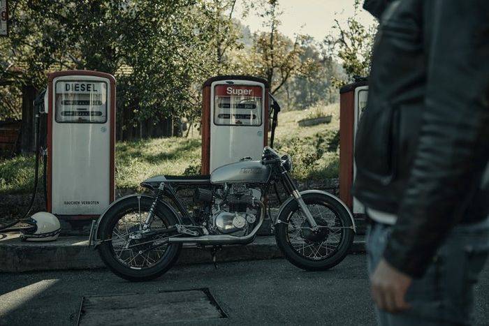 Honda CB350K cafe racer yang begitu unik