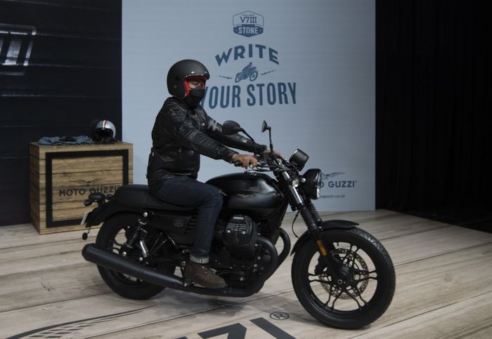 Moto Guzzi V7 III Stone