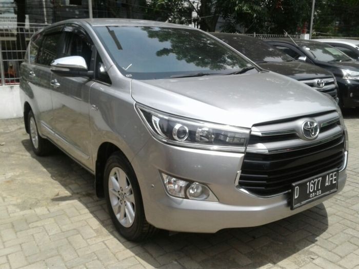 Toyota Kijang Innova Reborn grade A di Lelang Ibid