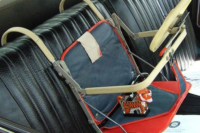 Car seat dibuat dari bahan kanvas dan bingkai logam