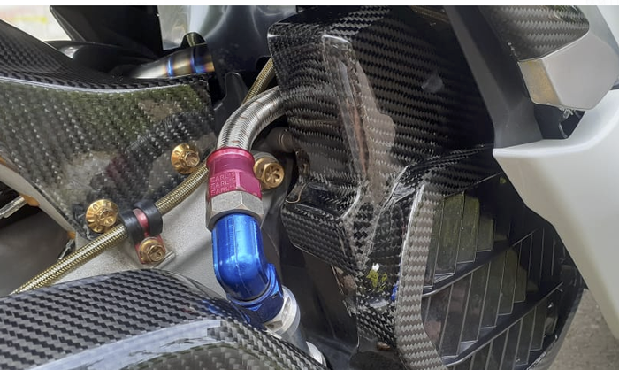 Cover radiator karbon kevlar