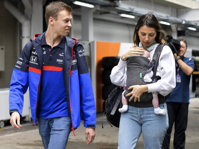 Kelly Piquet dan Daniil Kvyat