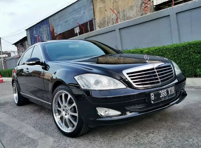 Mercedes-Benz S300 tahun 2008