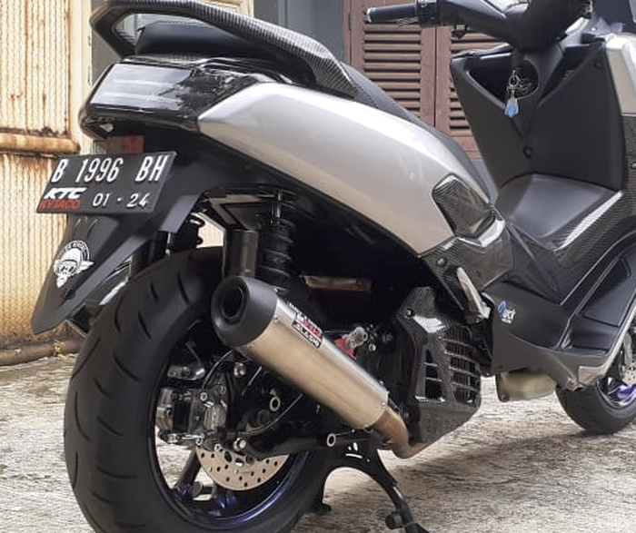 Yamaha NMAX makin ngacir templok knalpot Daytona Slash, sektor CVT juga mendukung.
