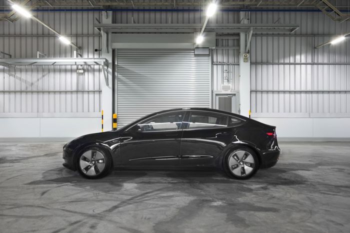 Tesla Model 3 facefift punya desain pelek sedikit berbeda dari sebelumnya 