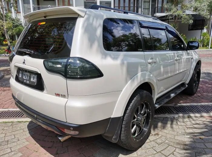 Tampilan Mitsubishi Pajero Sport bensin 3.0 V6 2014