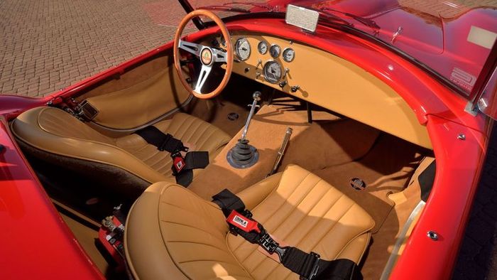 interior Shelby Cobra 427 Paul Walker