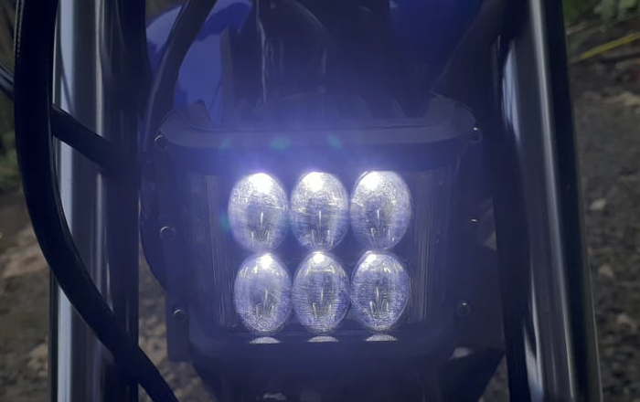 Headlamp dengan mode penerangan malam hari