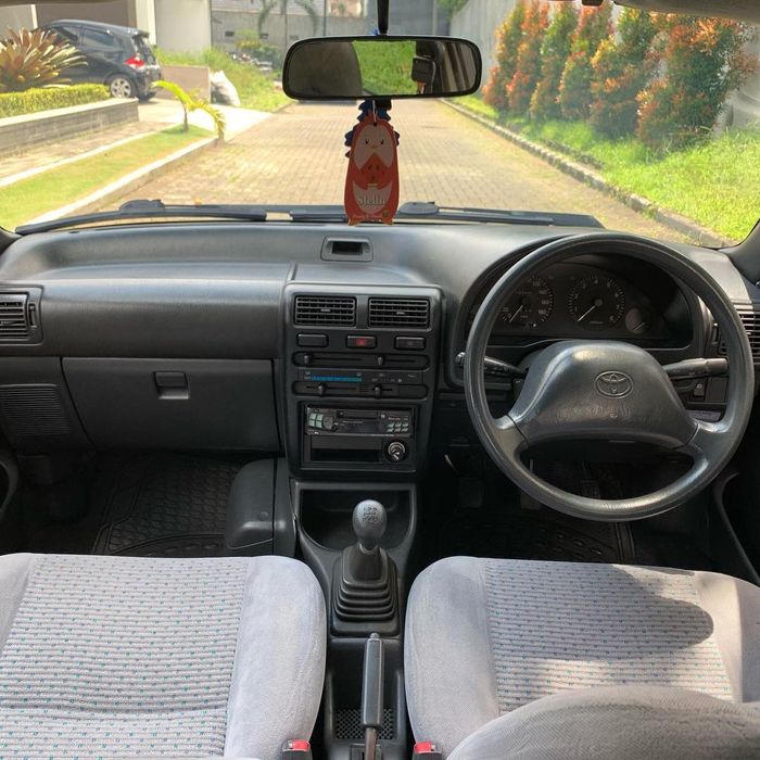 Interior Toyota Starlet 1.3 SE 1994