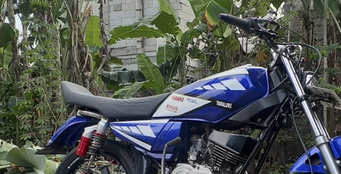 Repaint Yamaha RX-King bikin jatuh hati, dibalur biru khas MotoGP.                                    