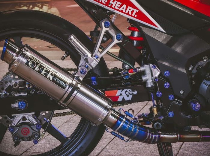 Untuk area mesin hanya diganti knalpotnya