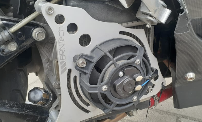 Kipas tambahan dipasang pada radiator Yamaha NMAX boreup 180cc