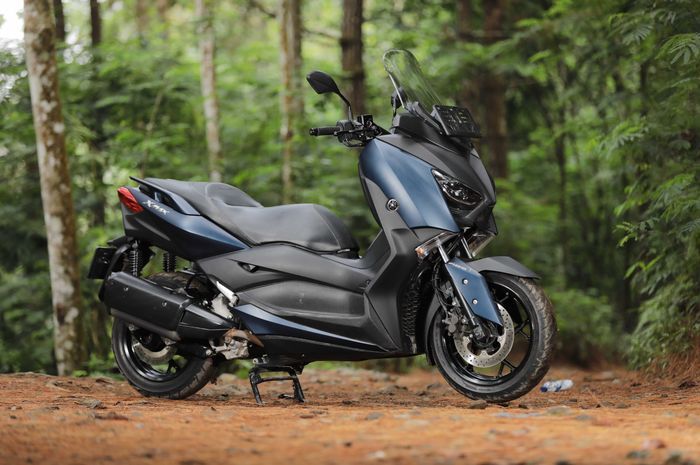 Ilustrasi Yamaha XMAX 250