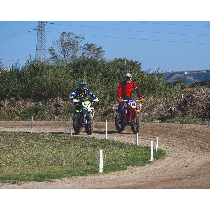 momen latihan motocross Lorenzo Baldassarri dan Andrea Dovizioso.