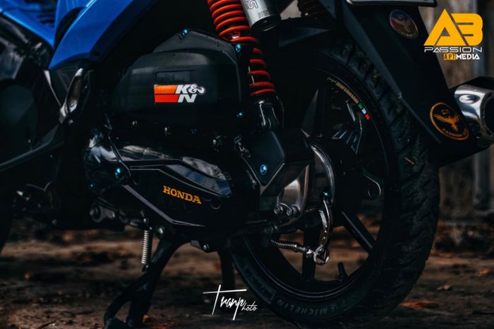 Shock belakang pakai produk YSS