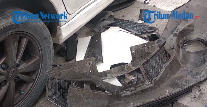 Ceceran komponen bodi dari Nissan Juke dan Toyota Avanza