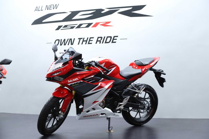 All New CBR150R 2021 warna Honda Racing Red punya varian ABS dan non ABS