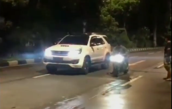 Video balap liar antara Kawasaki Ninja ZX-25R dan Toyota Fortuner viral di medsos.