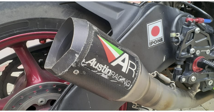 Silencer knalpot Austin Racing dan full system Leovince SBK R Titanium total tembus Rp 35 jutaan