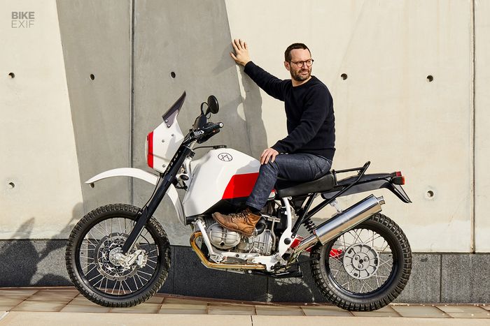 Matias Corea dengan BMW R80ST miliknya