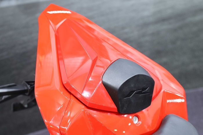 Single seat Honda CBR150R