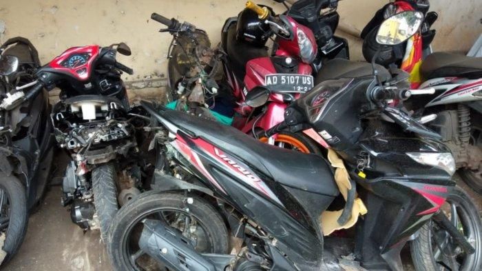 Kondisi Honda Vario yang dihantam truk