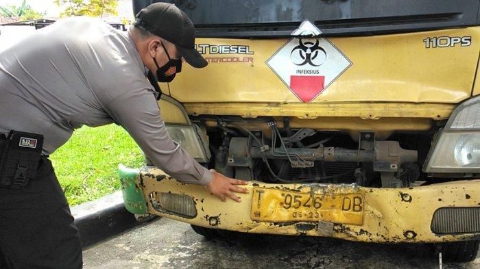 Kondisi bumper depan truk yang menabrak pemotor hingga tewas