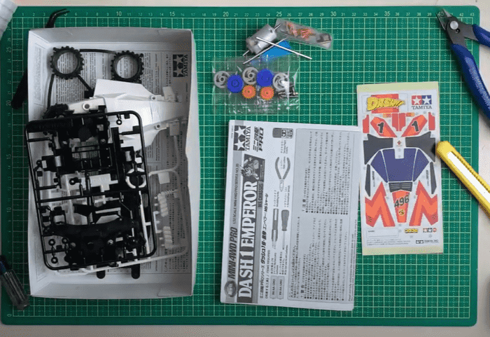 isi box kit Tamiya Mini 4WD Dash-01 Emperor