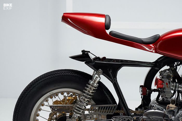 Bodinya bisa terangkat seperti pintu pada Mercedes-Benz 300 SL Gullwing