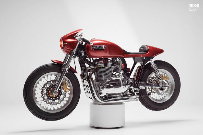 Triumph Thruxton cafe racer terinspirasi dari Mercedes-Benz 300 SL Gullwing