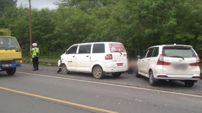 Daihatsu Xenia keluar rumah sakit asal nyelonong tampar Suzuki APV 