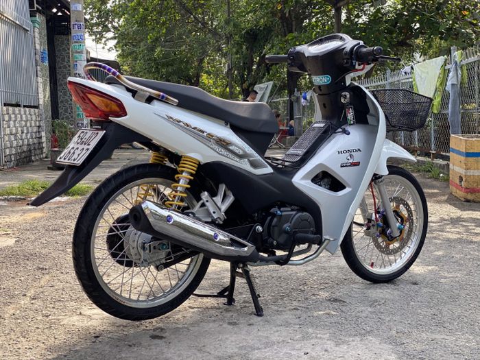 Modifikasi Honda Supra Fit yang menawan