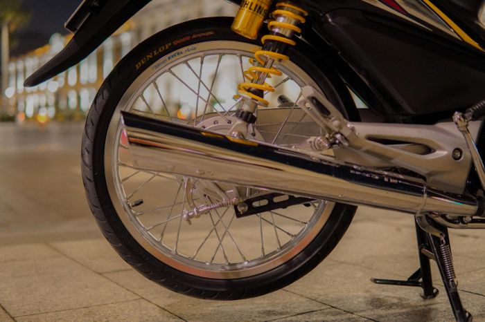 Shock belakang diganti dengan Ohlins